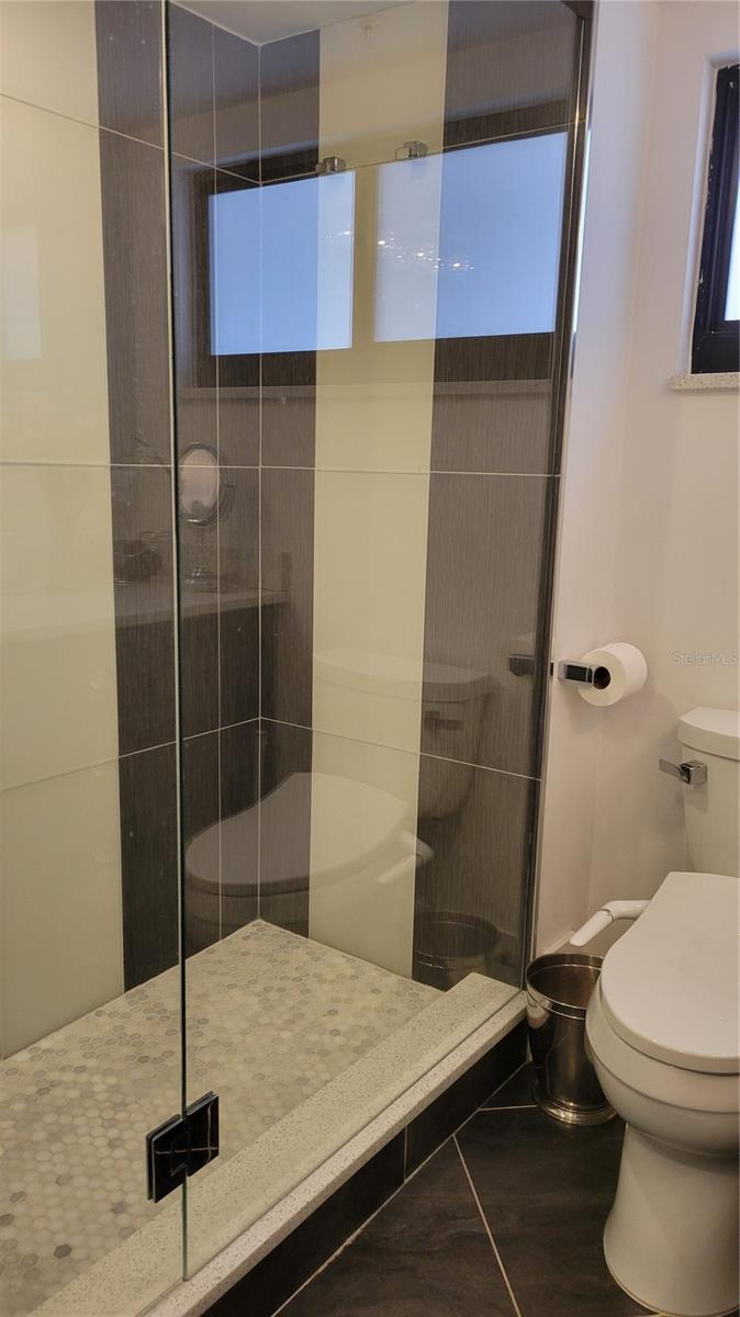 SUNSET TOWERS - Residential Lease