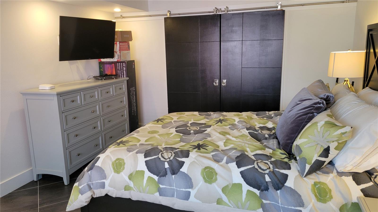 SUNSET TOWERS - Residential Lease