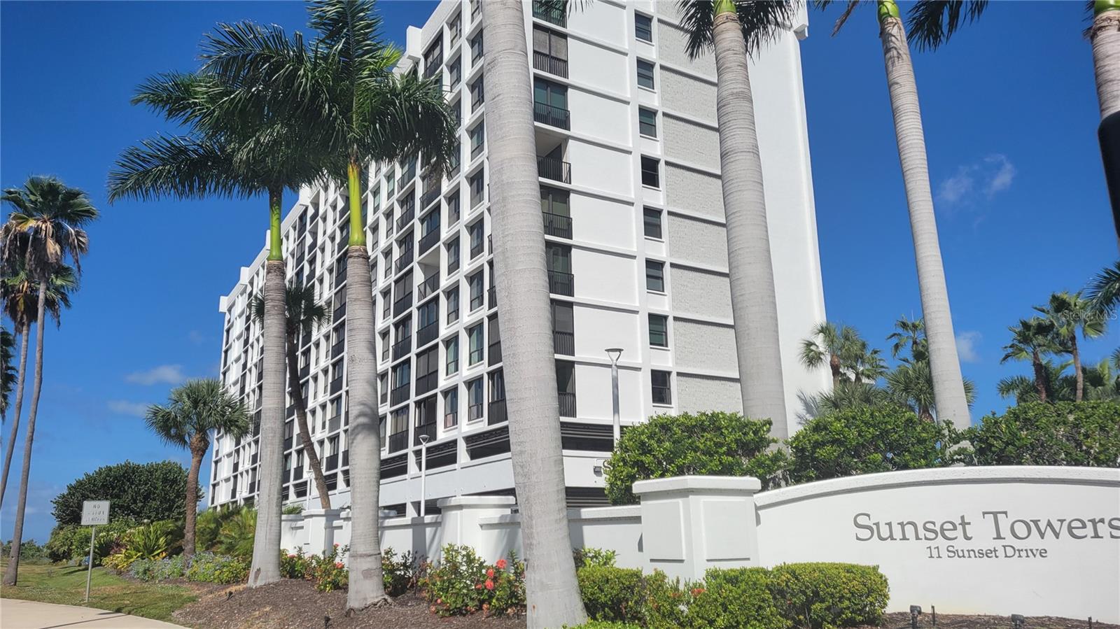 SUNSET TOWERS - Residential Lease