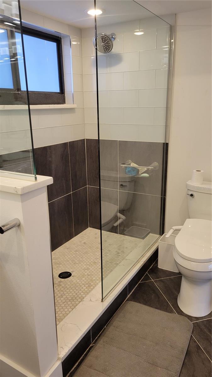 SUNSET TOWERS - Residential Lease