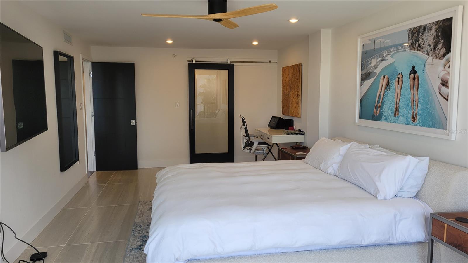 SUNSET TOWERS - Residential Lease