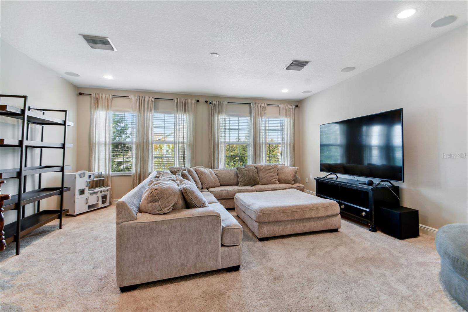 FISHHAWK RANCH WEST PH 1B/1C - Residential