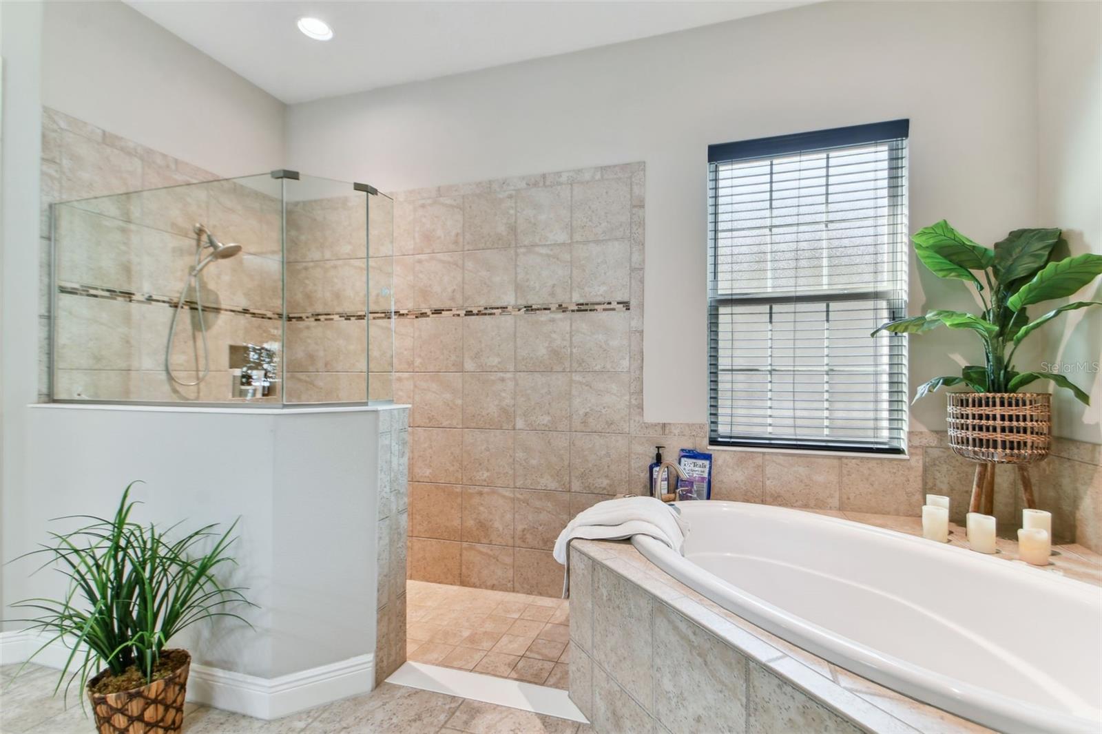 FISHHAWK RANCH WEST PH 1B/1C - Residential