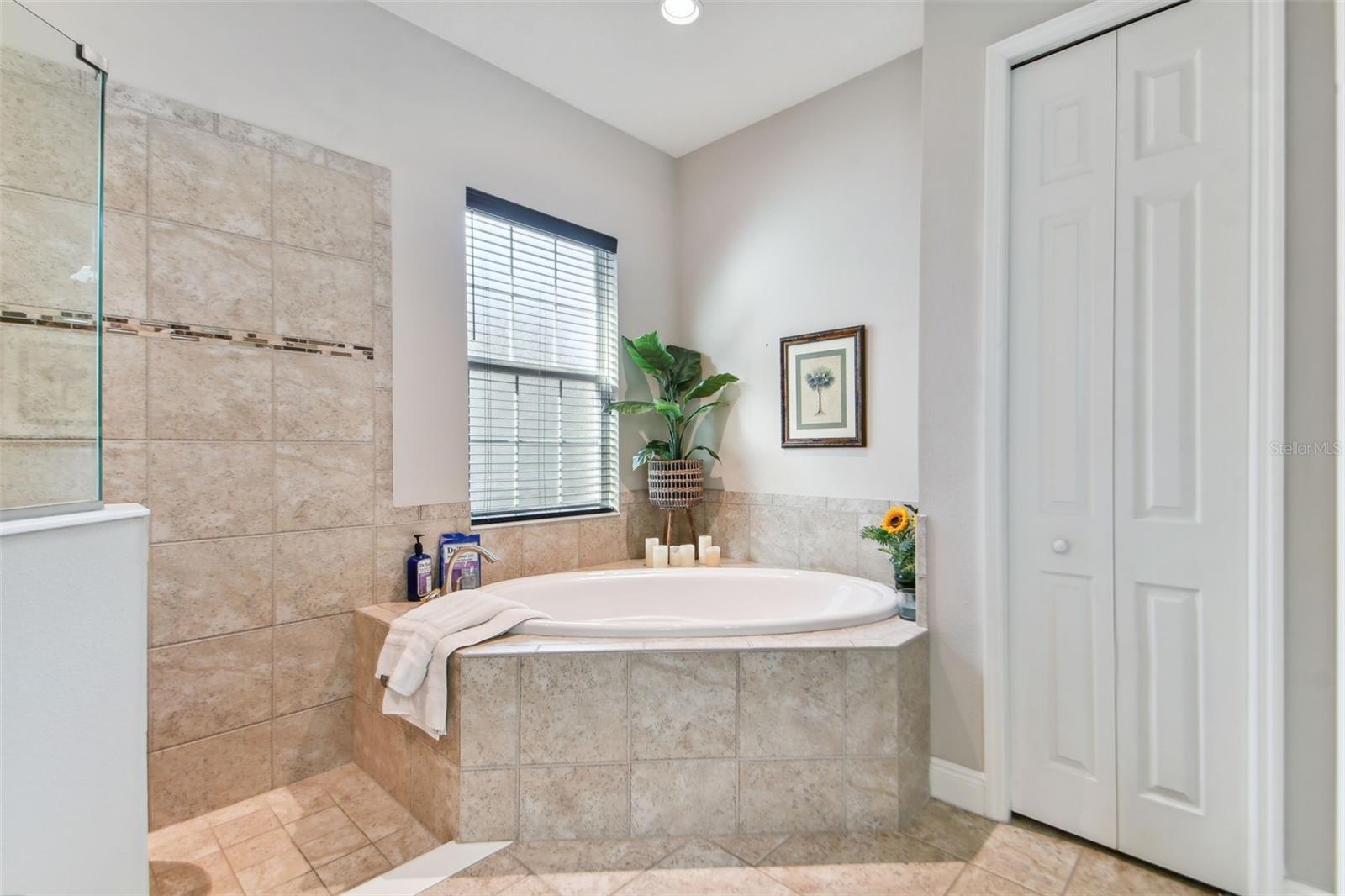 FISHHAWK RANCH WEST PH 1B/1C - Residential