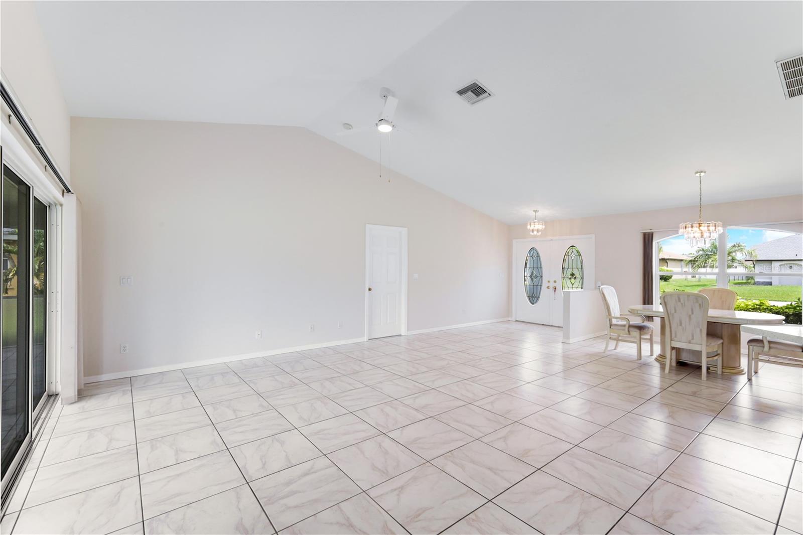 204 SE 19TH TERRACE