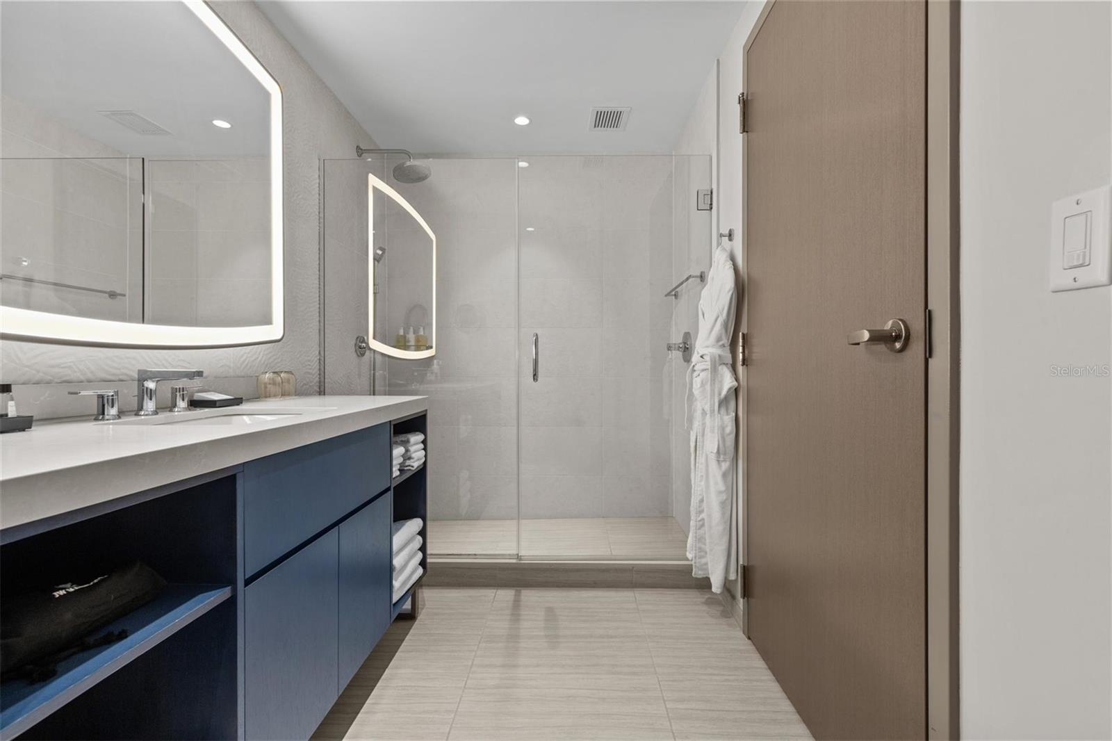 ENCHANTMENT CLEARWATER BEACH HOTEL CONDO - Residential