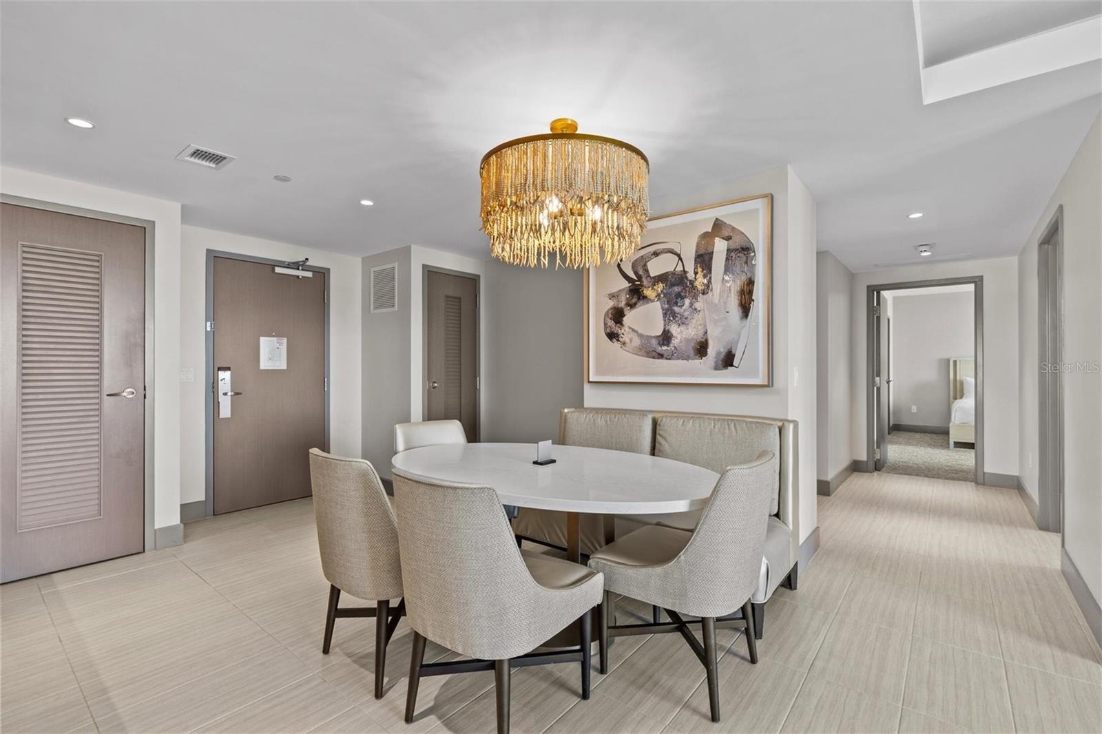 ENCHANTMENT CLEARWATER BEACH HOTEL CONDO - Residential