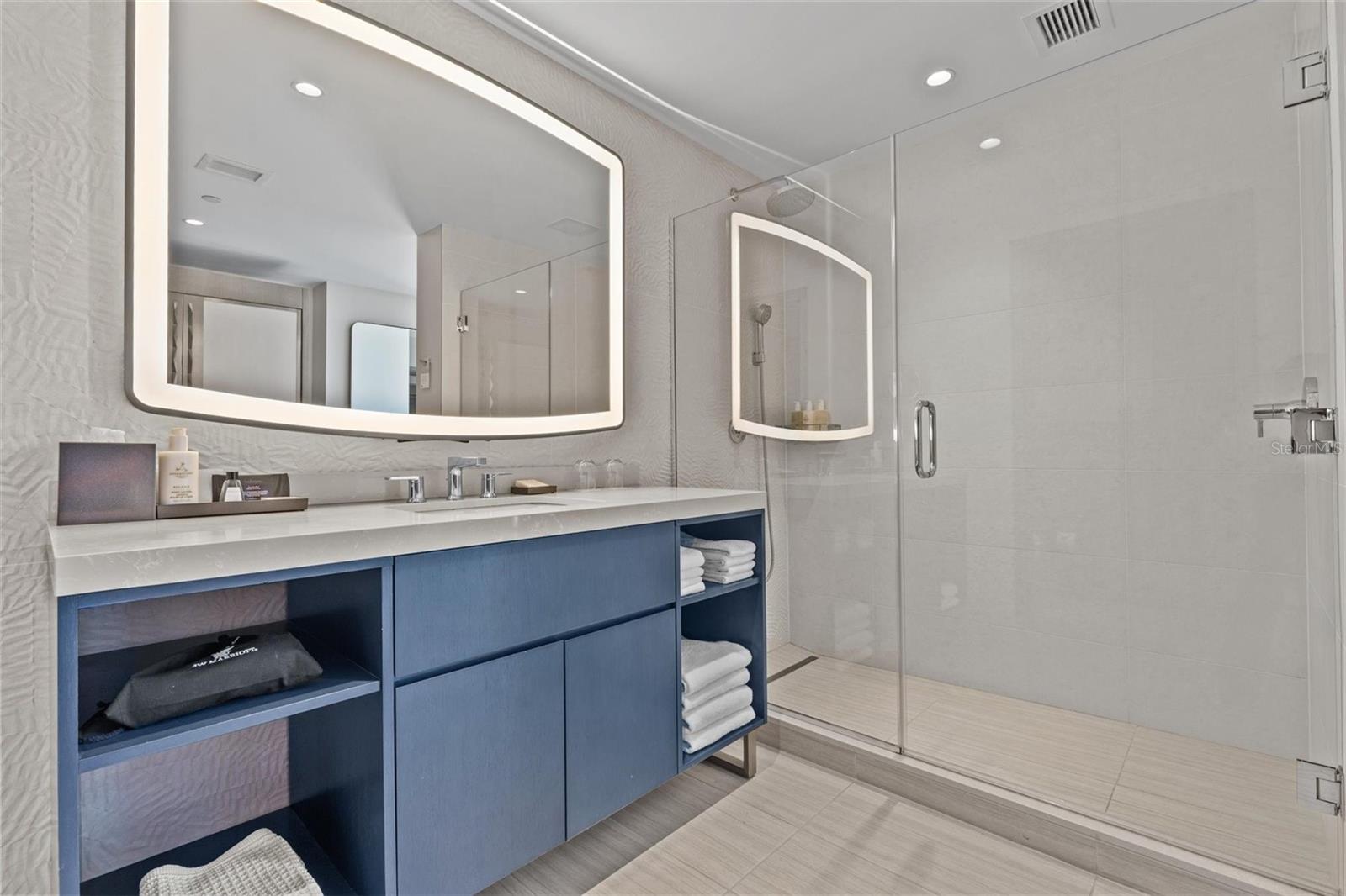 ENCHANTMENT CLEARWATER BEACH HOTEL CONDO - Residential