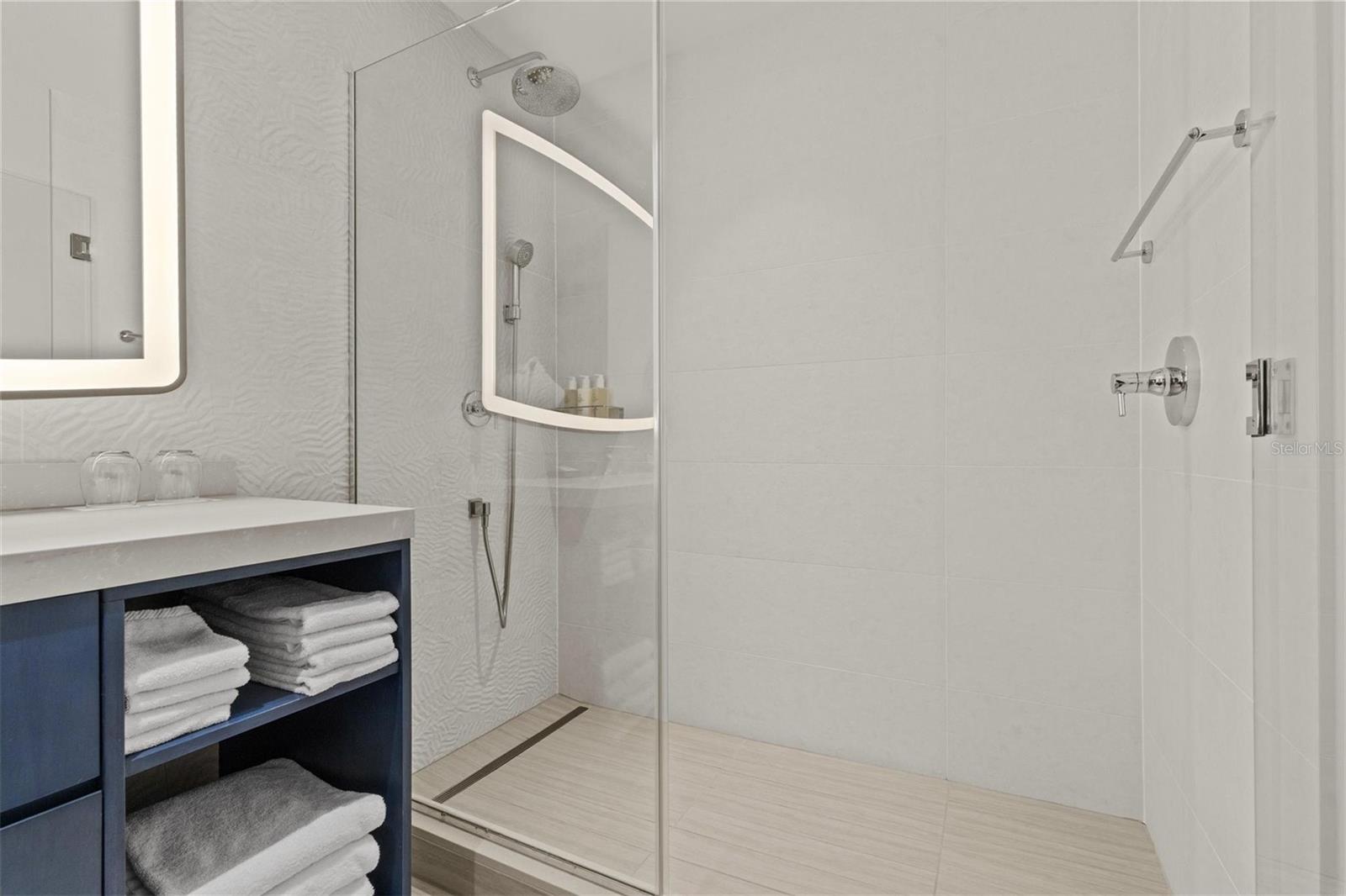 ENCHANTMENT CLEARWATER BEACH HOTEL CONDO - Residential