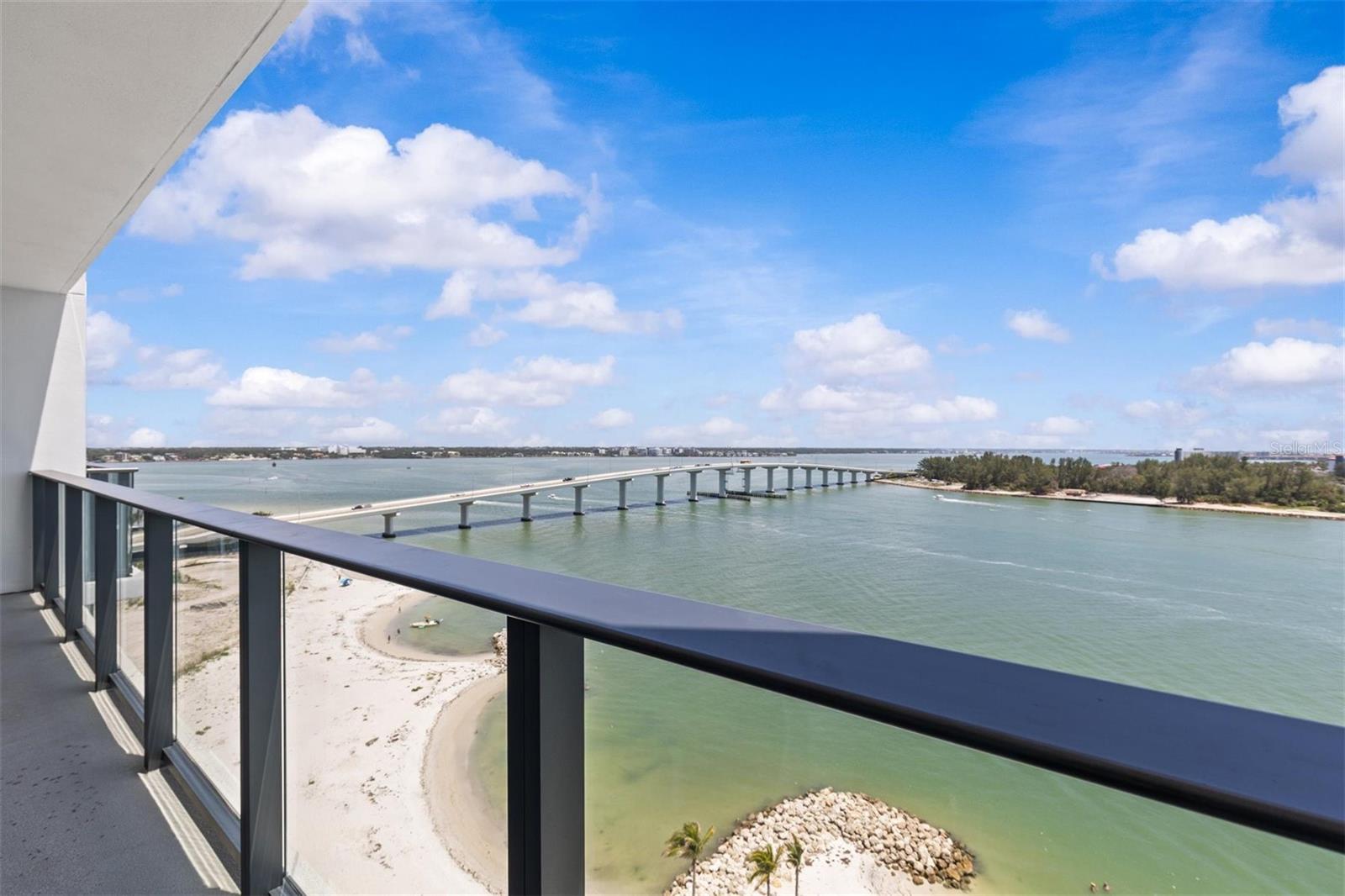 ENCHANTMENT CLEARWATER BEACH HOTEL CONDO - Residential