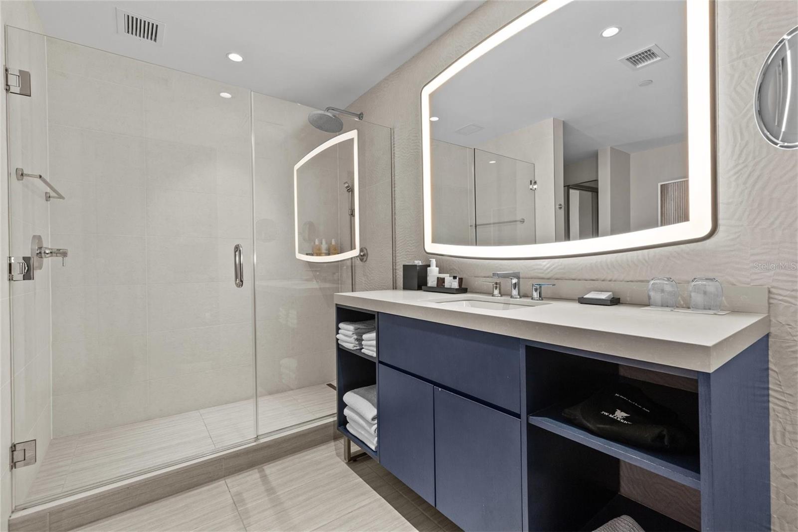 ENCHANTMENT CLEARWATER BEACH HOTEL CONDO - Residential