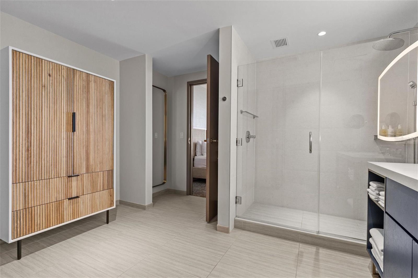 ENCHANTMENT CLEARWATER BEACH HOTEL CONDO - Residential