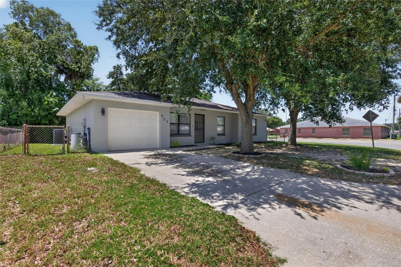 502 LOOMIS TRAIL