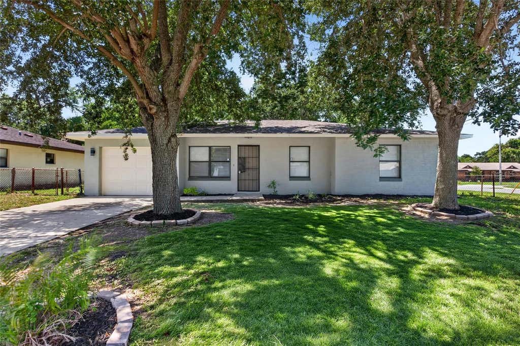 Photo of 502 Loomis Trail, Daytona Beach, FL 32114 (MLS # NS1088976)