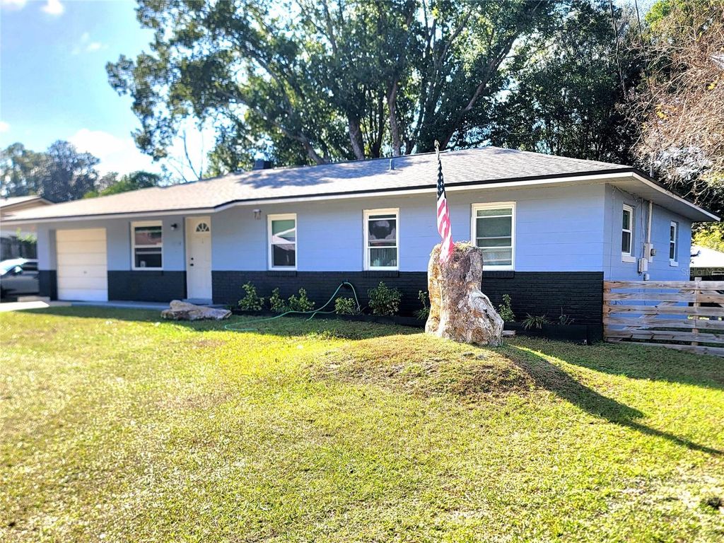 Photo of 2826 NE 18th Court, Ocala, FL 34470 (MLS # OM715158)