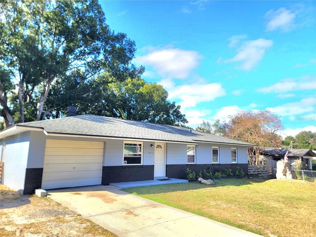 Photo of 2826 NE 18th Court, Ocala, FL 34470 (MLS # OM715158)