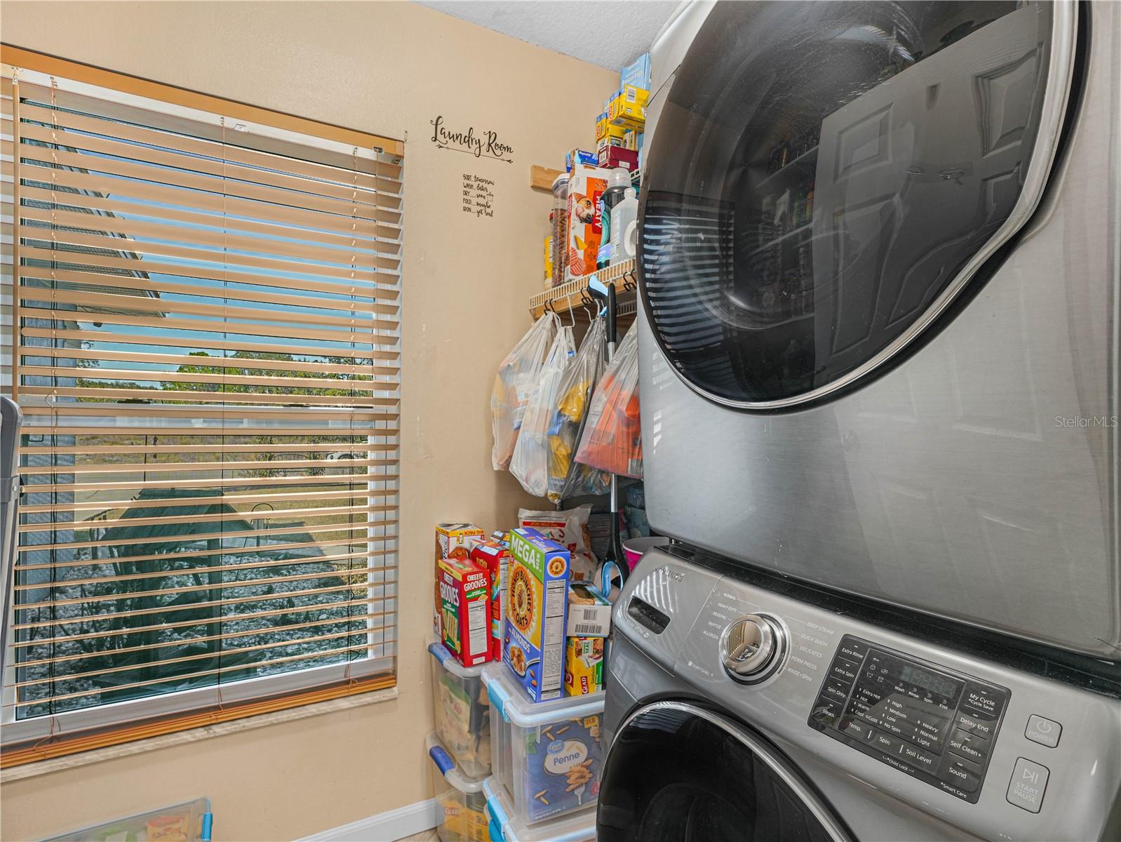 WALK IN WATER LAKE ESTATES PH 03 - Residential