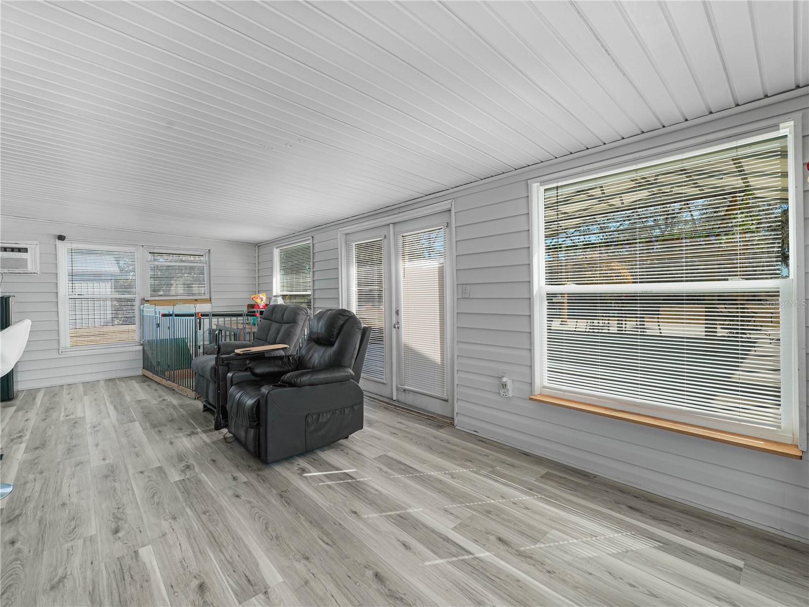 WALK IN WATER LAKE ESTATES PH 03 - Residential