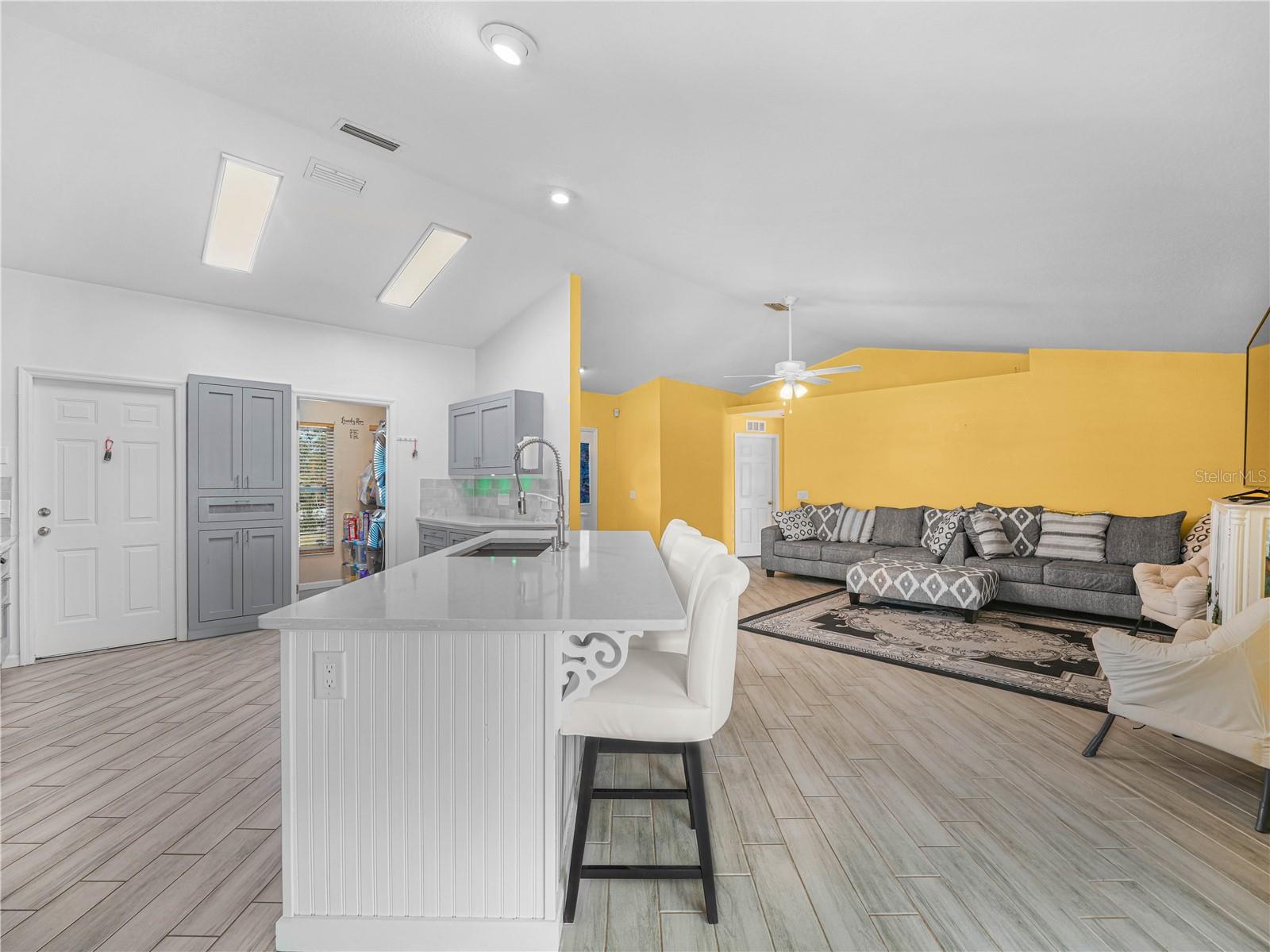 WALK IN WATER LAKE ESTATES PH 03 - Residential