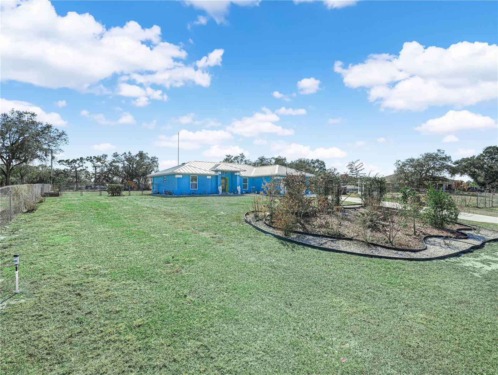 WALK IN WATER LAKE ESTATES PH 03 - Residential