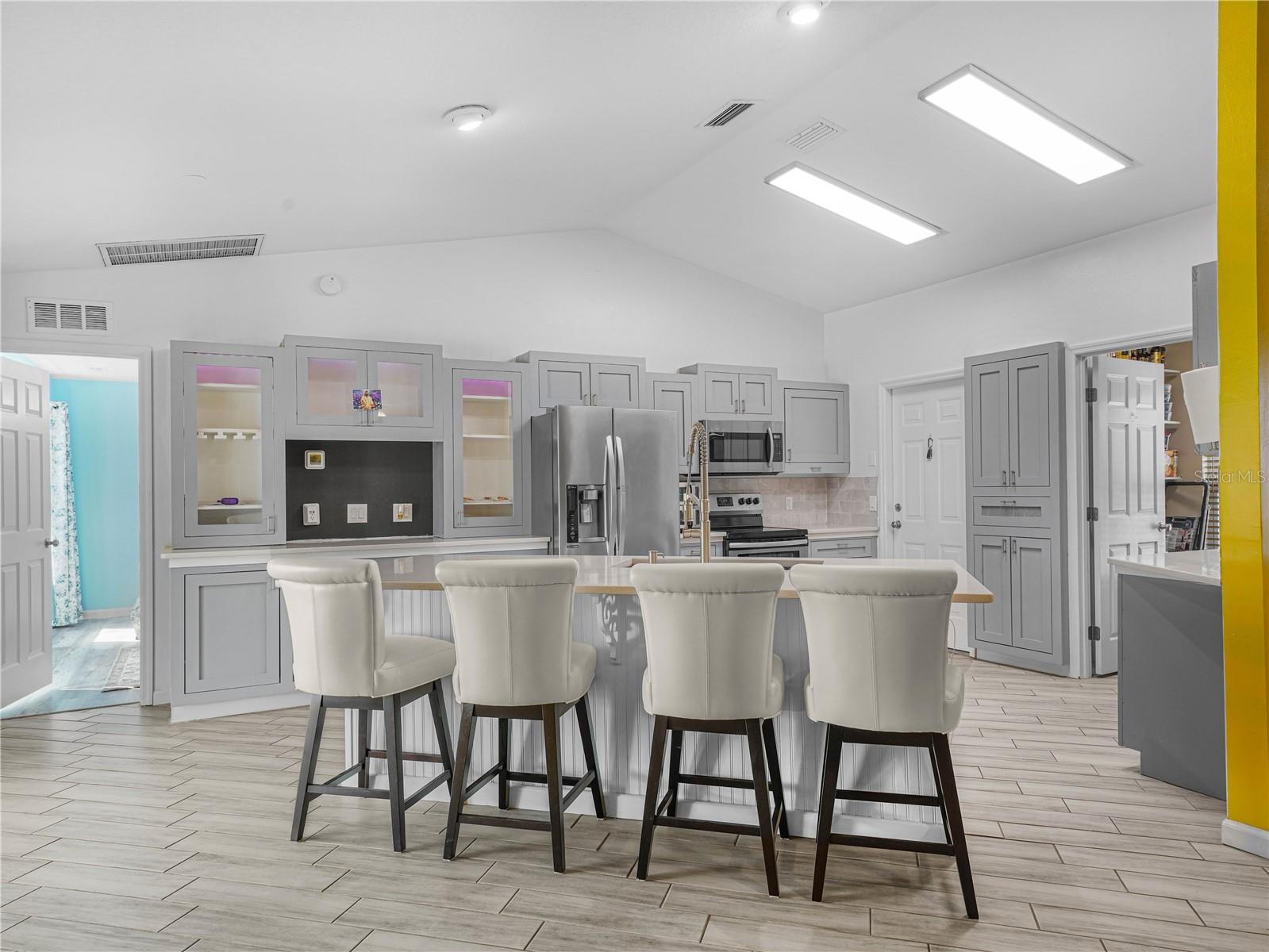 WALK IN WATER LAKE ESTATES PH 03 - Residential