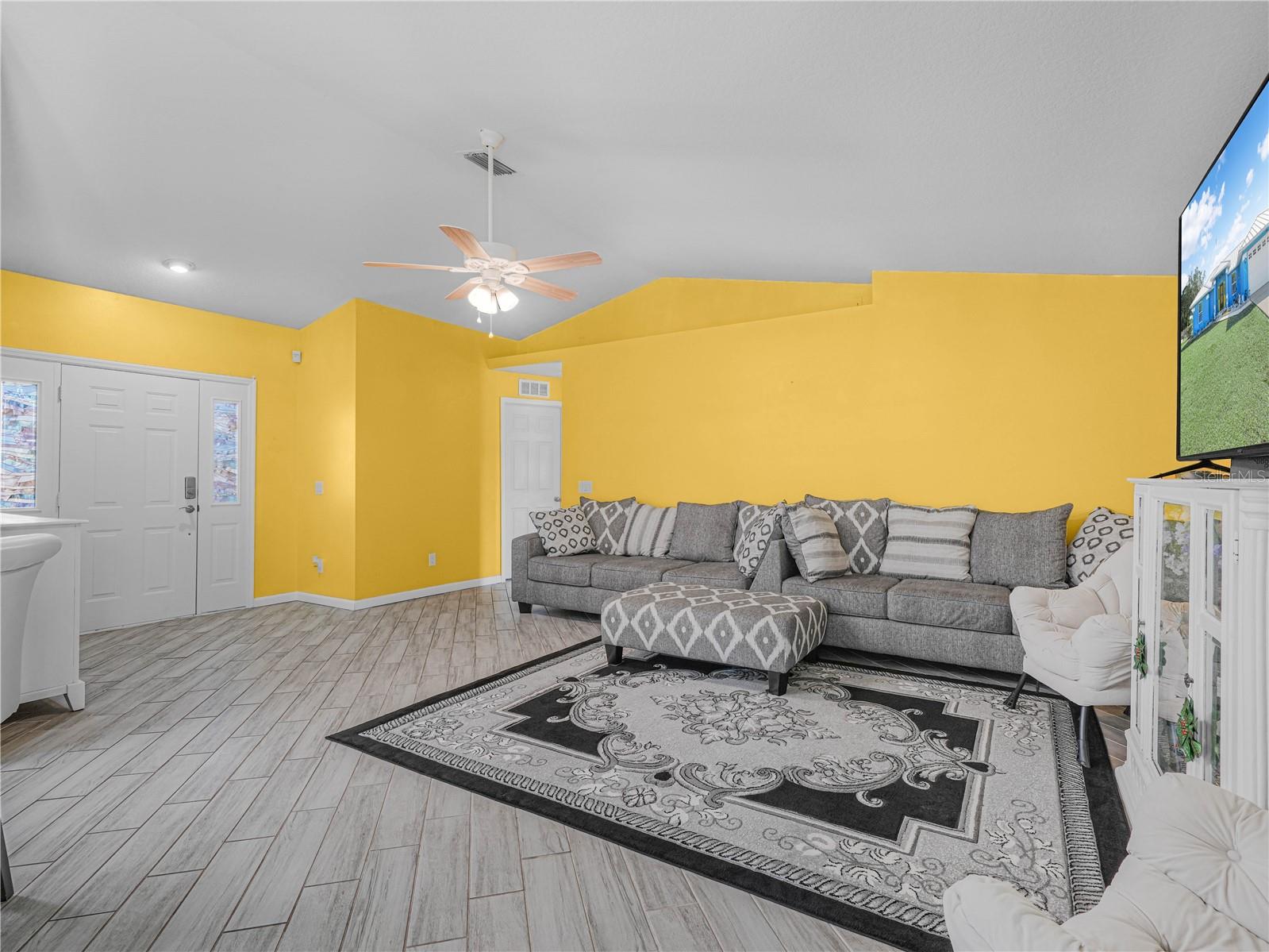 WALK IN WATER LAKE ESTATES PH 03 - Residential