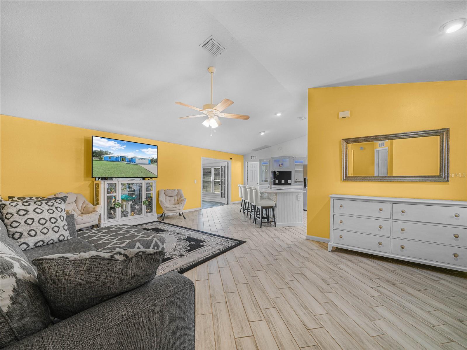 WALK IN WATER LAKE ESTATES PH 03 - Residential