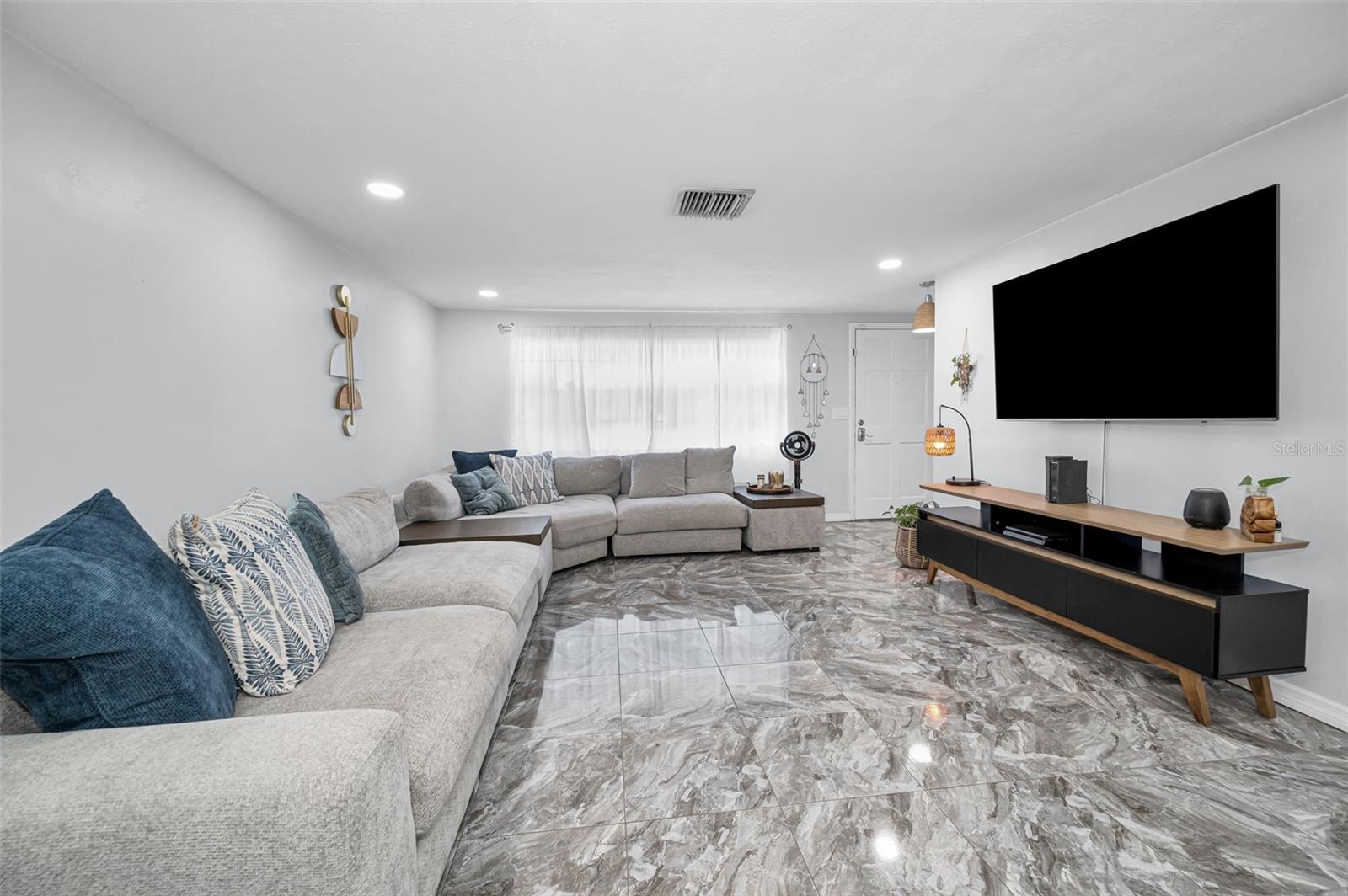 FOREST HILLS - Residential