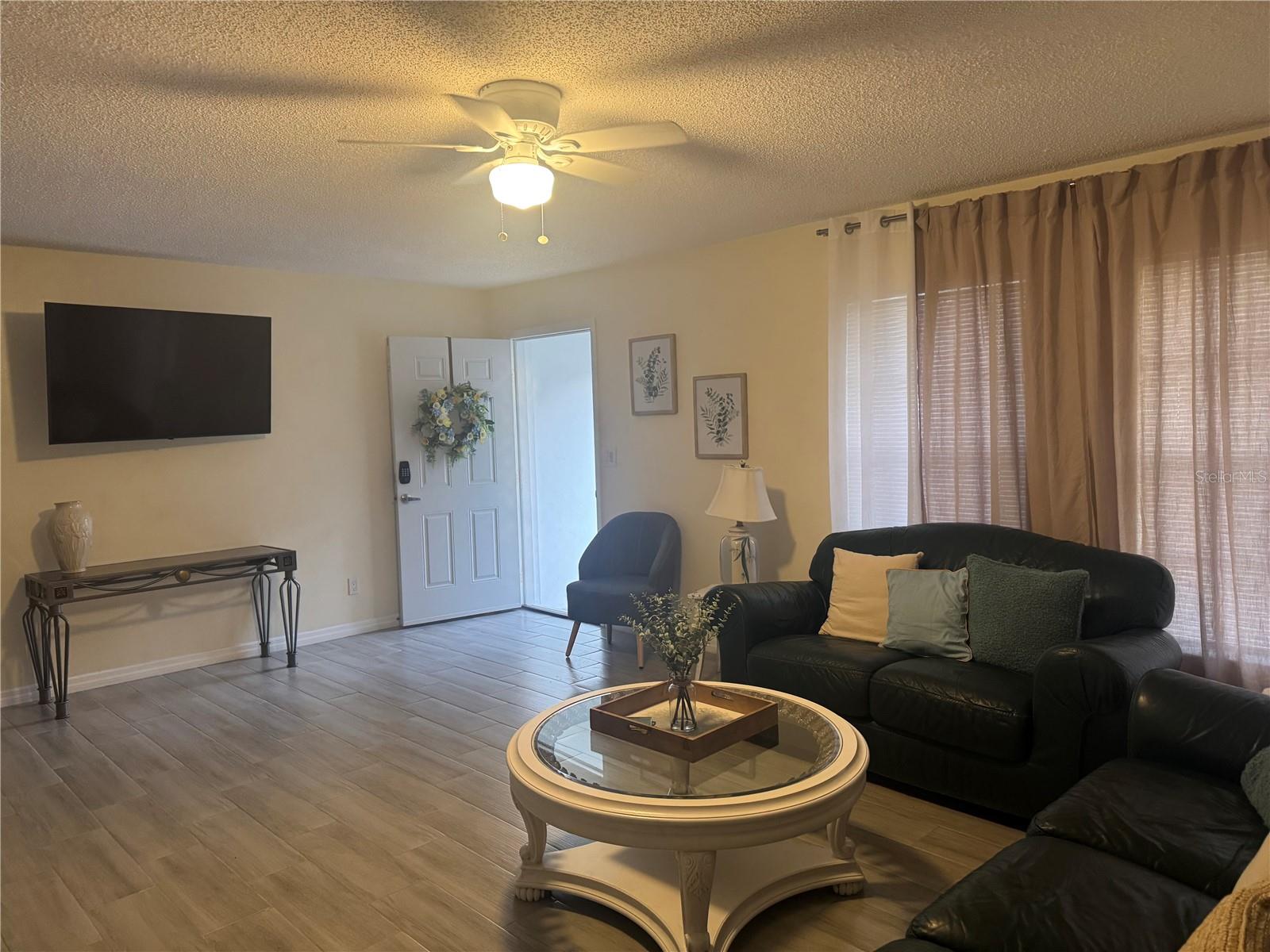 BRANDON-VALRICO HILLS ESTATES - Residential Lease