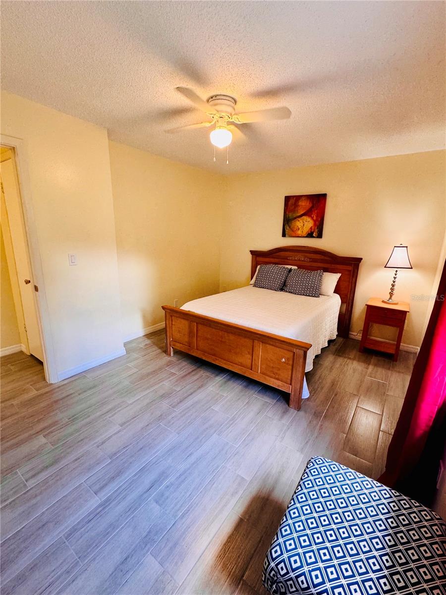 BRANDON-VALRICO HILLS ESTATES - Residential Lease