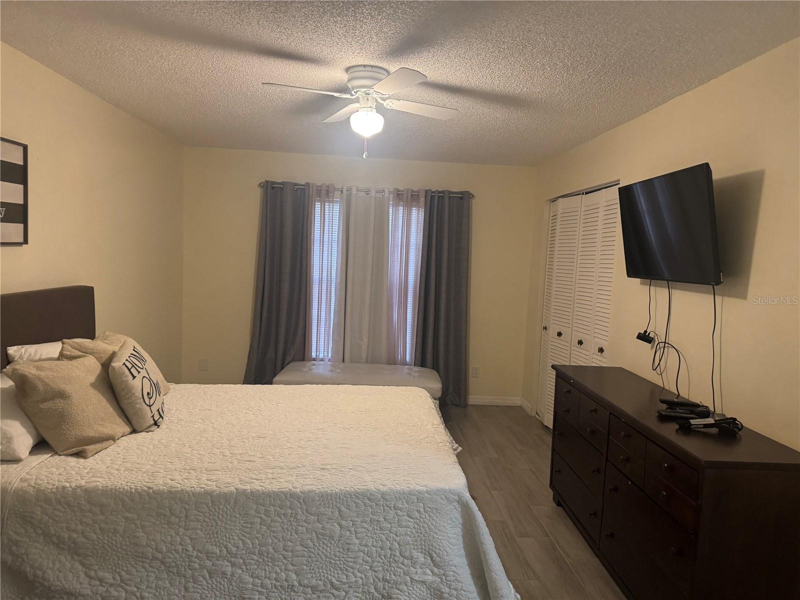 BRANDON-VALRICO HILLS ESTATES - Residential Lease