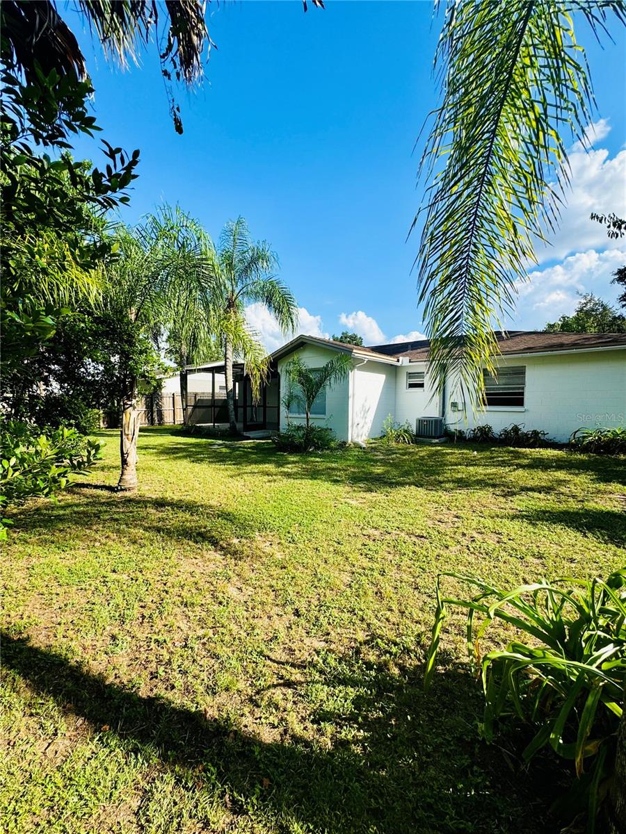 BRANDON-VALRICO HILLS ESTATES - Residential Lease