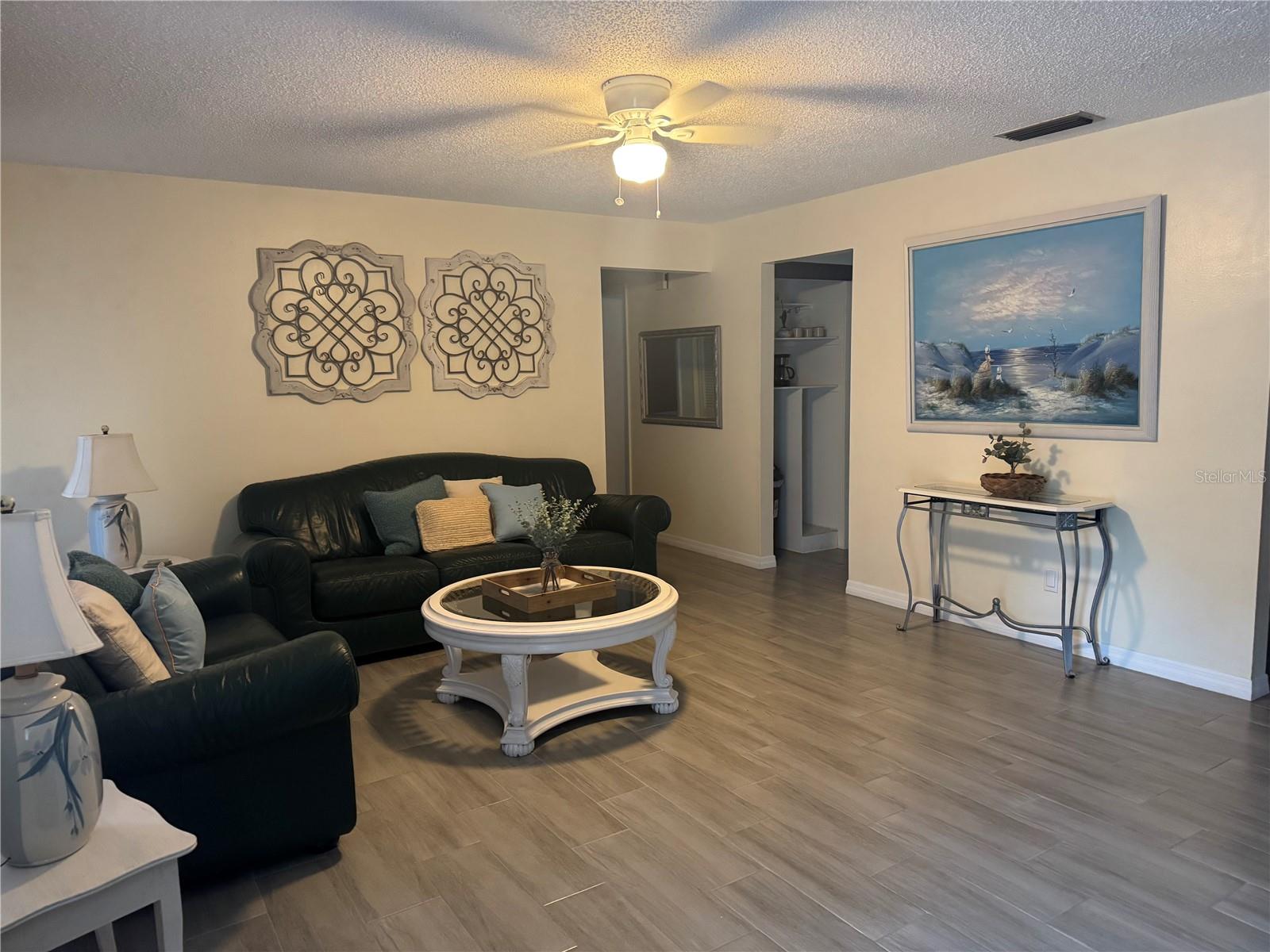 BRANDON-VALRICO HILLS ESTATES - Residential Lease