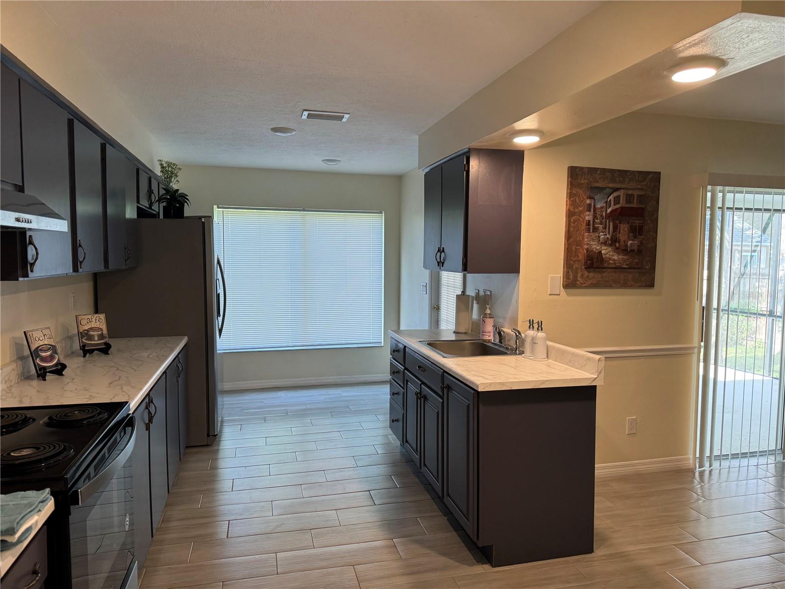 BRANDON-VALRICO HILLS ESTATES - Residential Lease