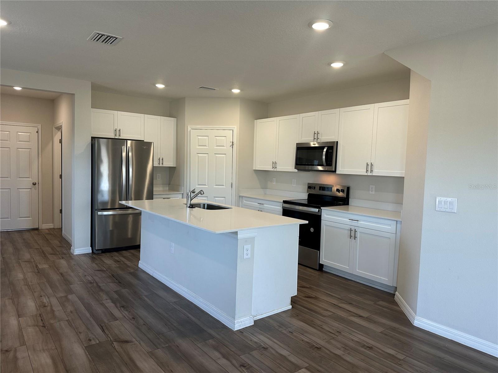 3867 KING HILL DRIVE