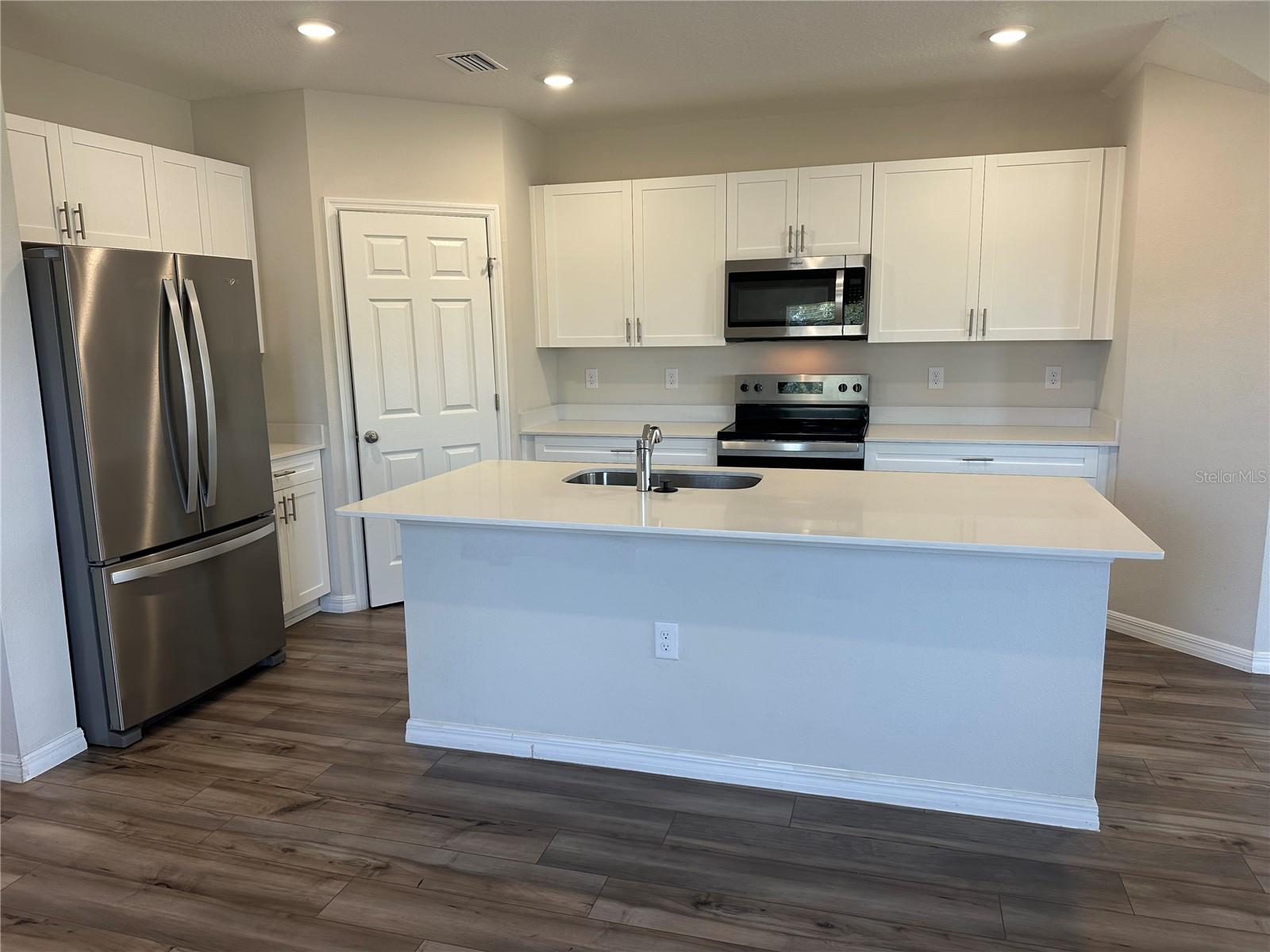 3867 KING HILL DRIVE