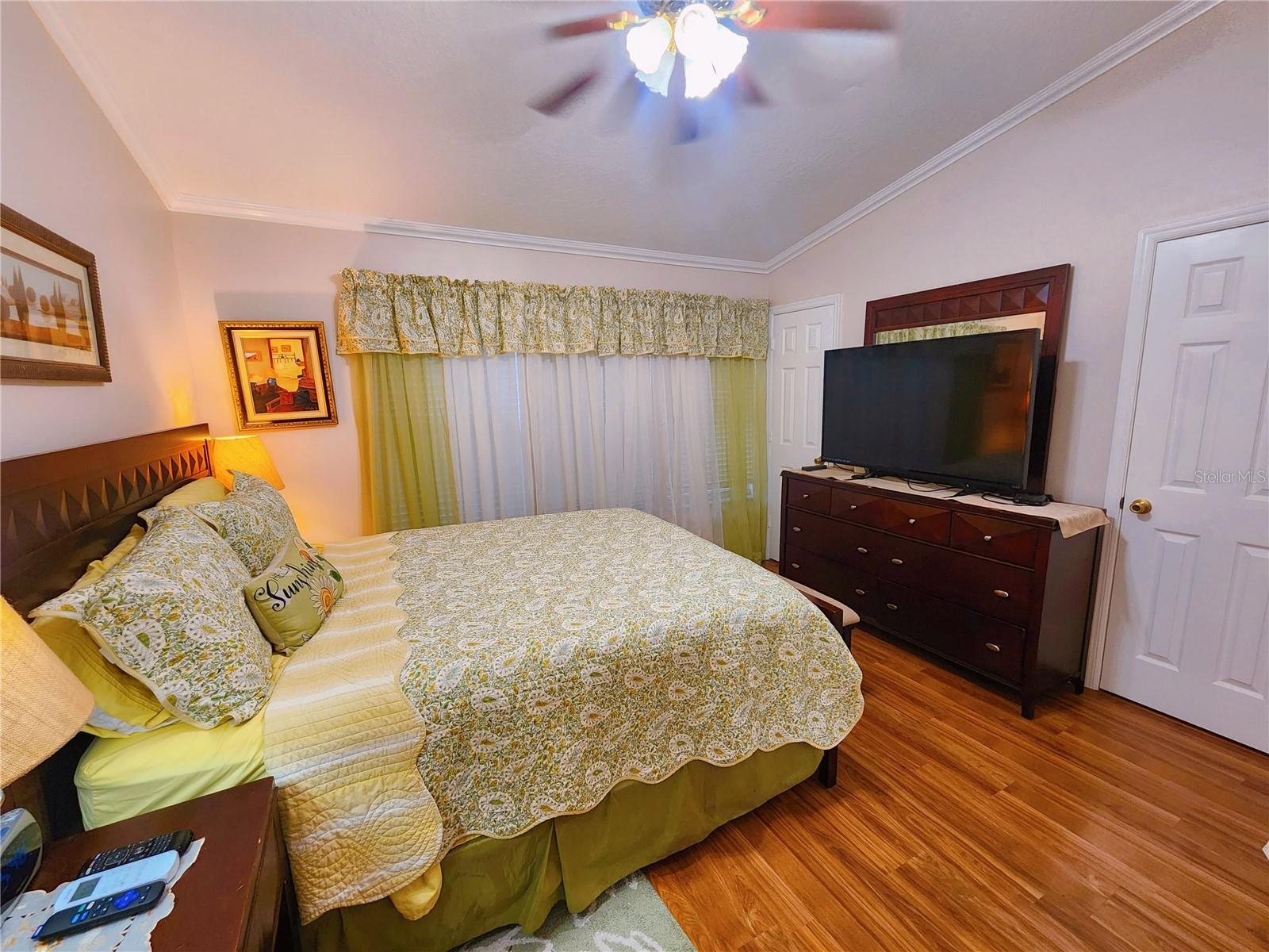 Photo 14 of 31 of 922 VINELAND PL townhome