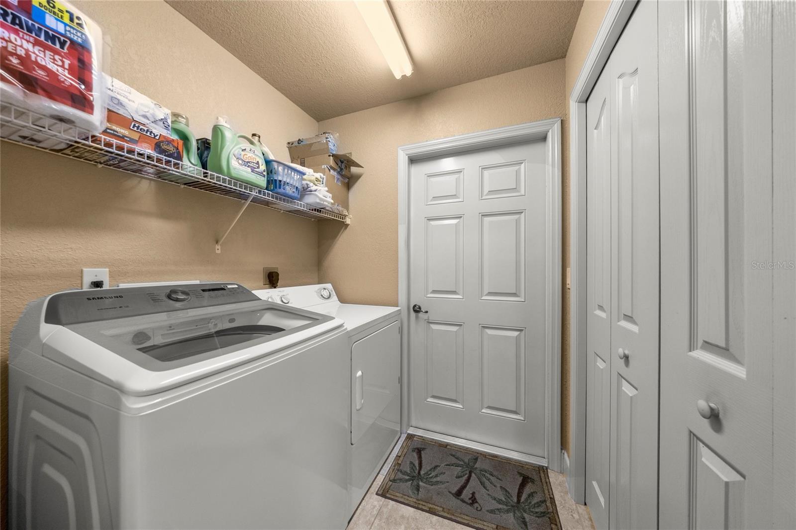 EMERALD POINT - Residential