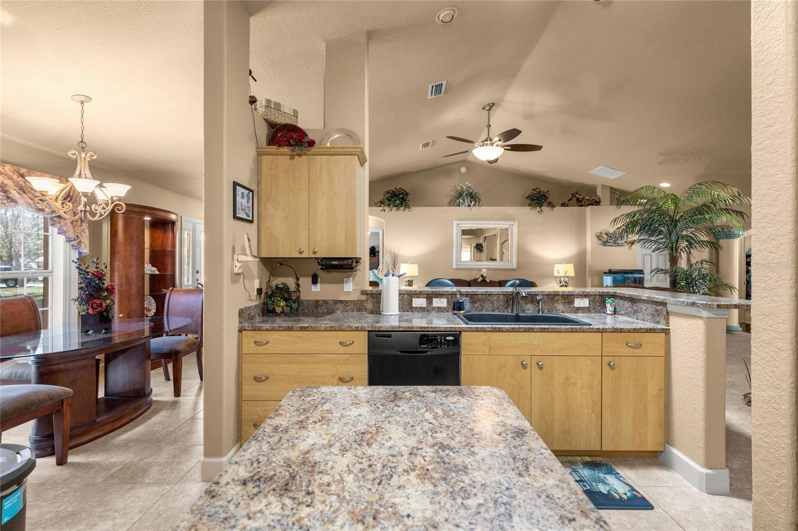 EMERALD POINT - Residential