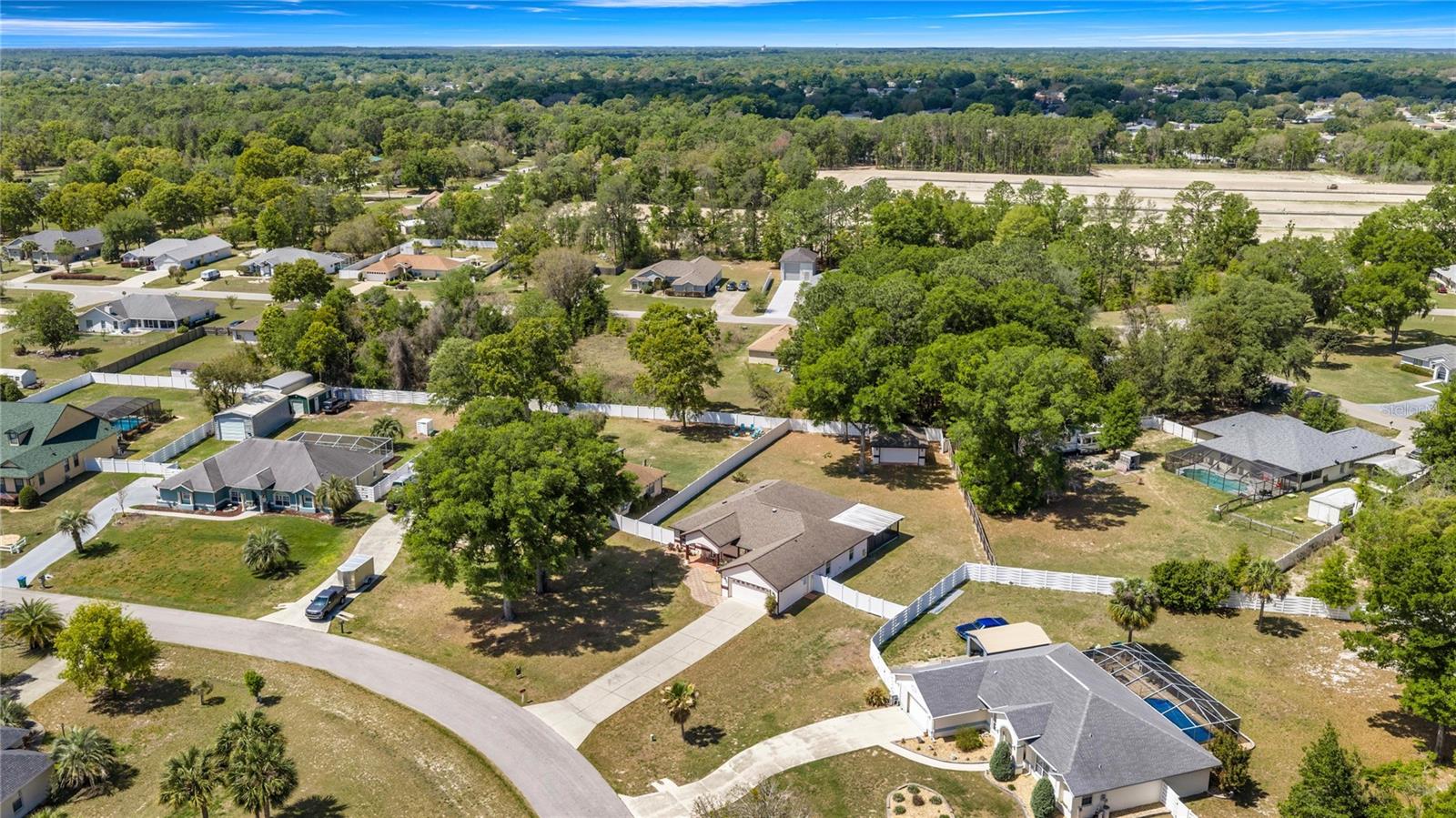 EMERALD POINT - Residential