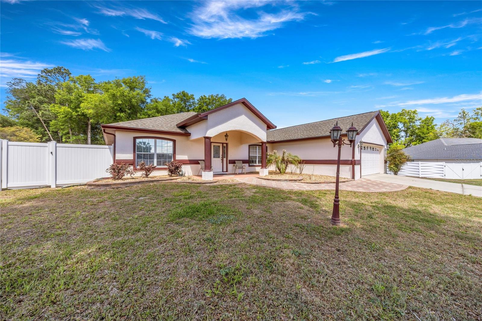 EMERALD POINT - Residential