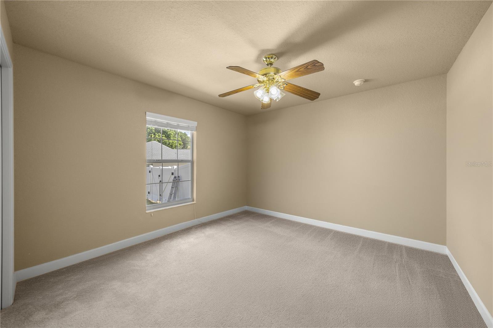 EMERALD POINT - Residential