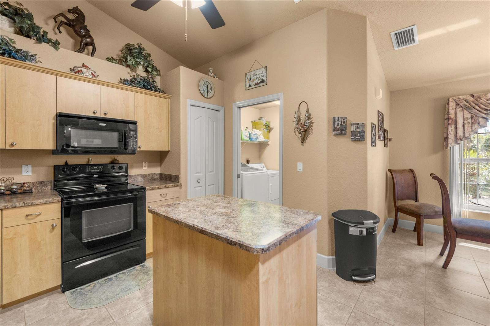 EMERALD POINT - Residential