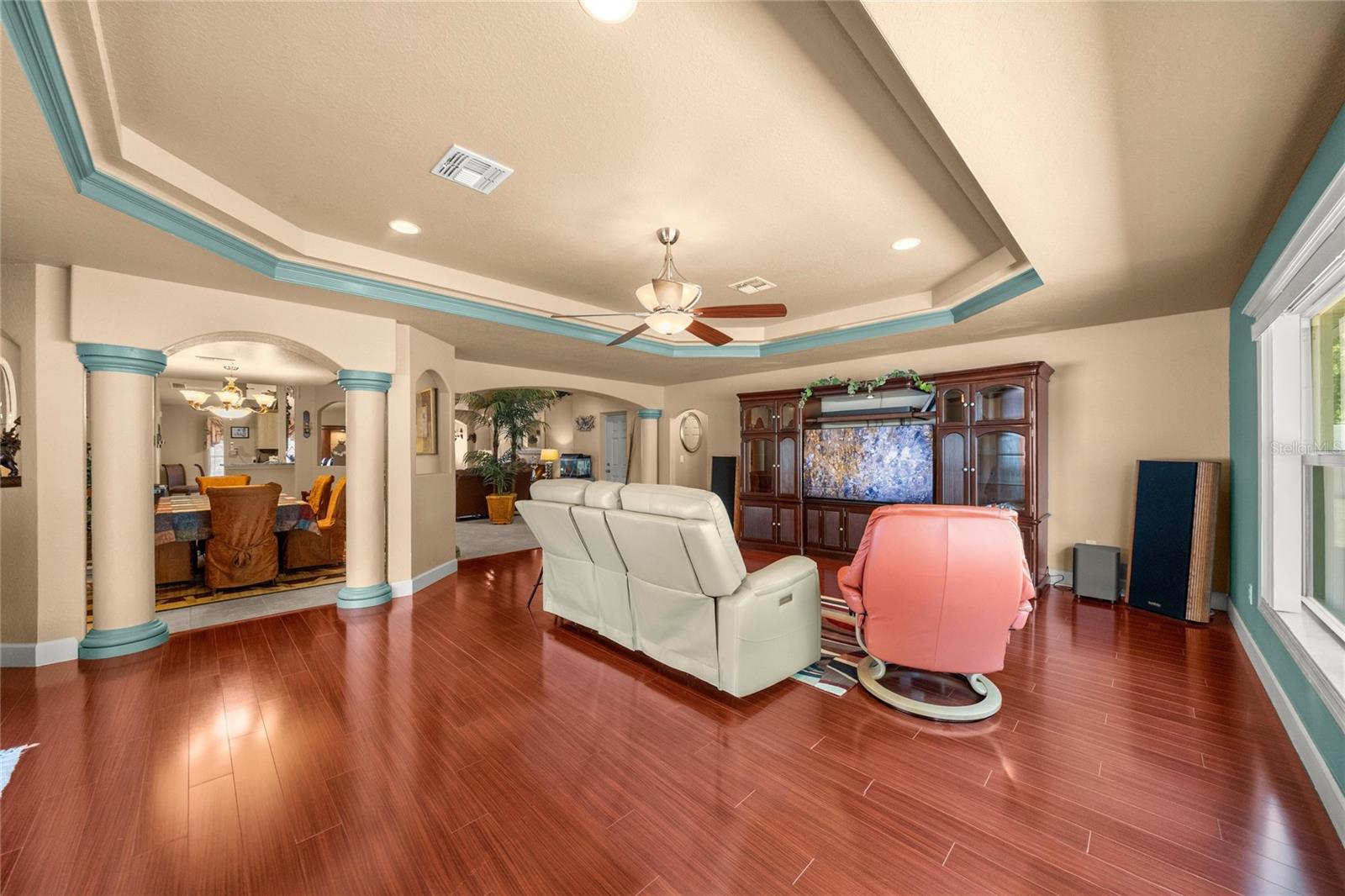 EMERALD POINT - Residential