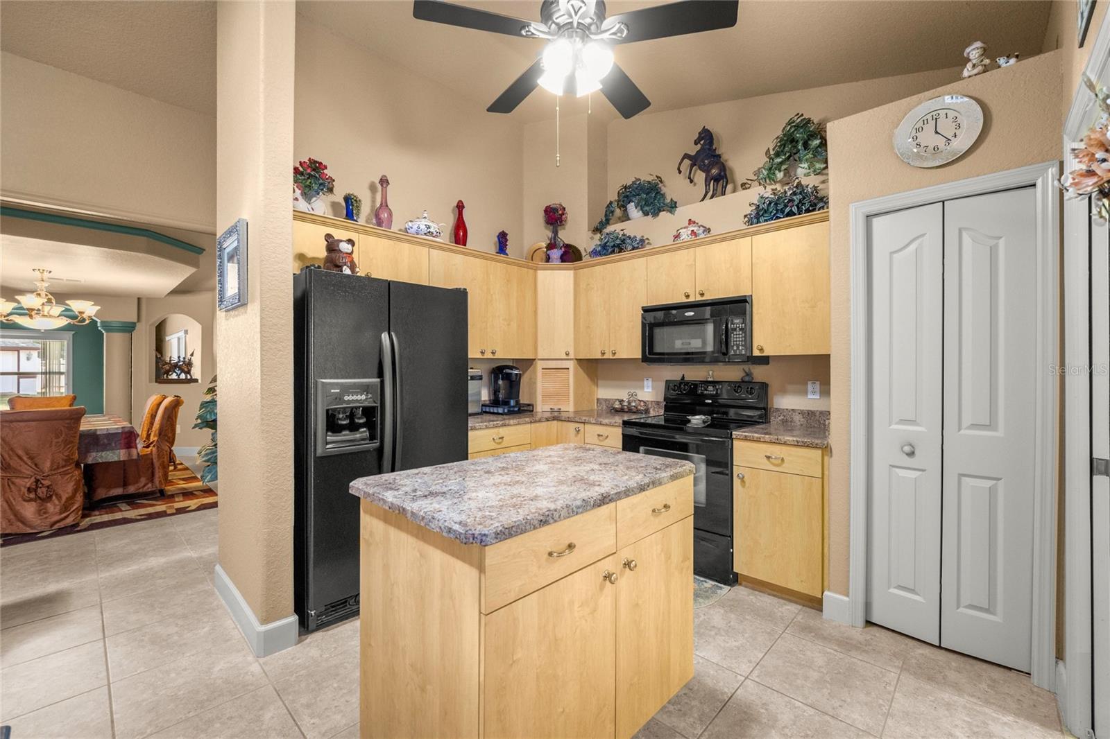 EMERALD POINT - Residential