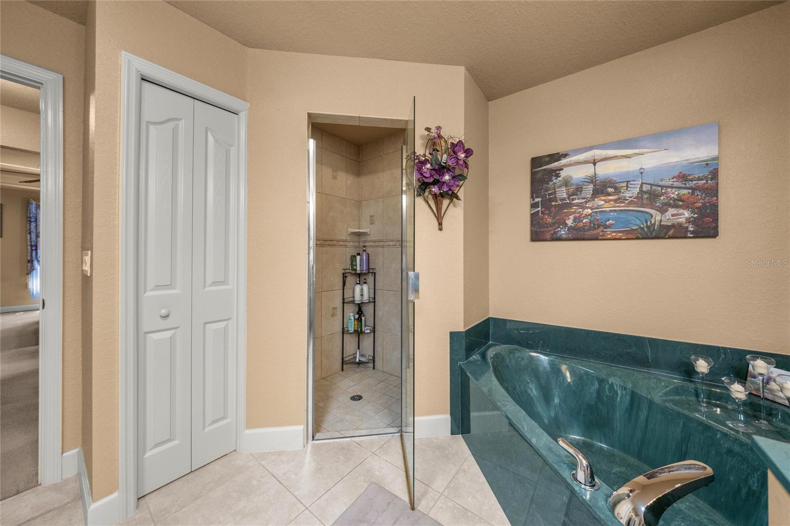 EMERALD POINT - Residential