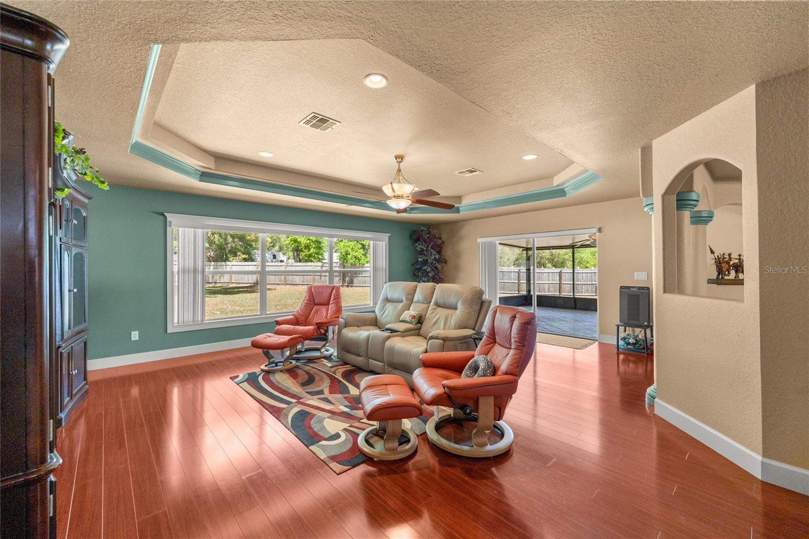 EMERALD POINT - Residential