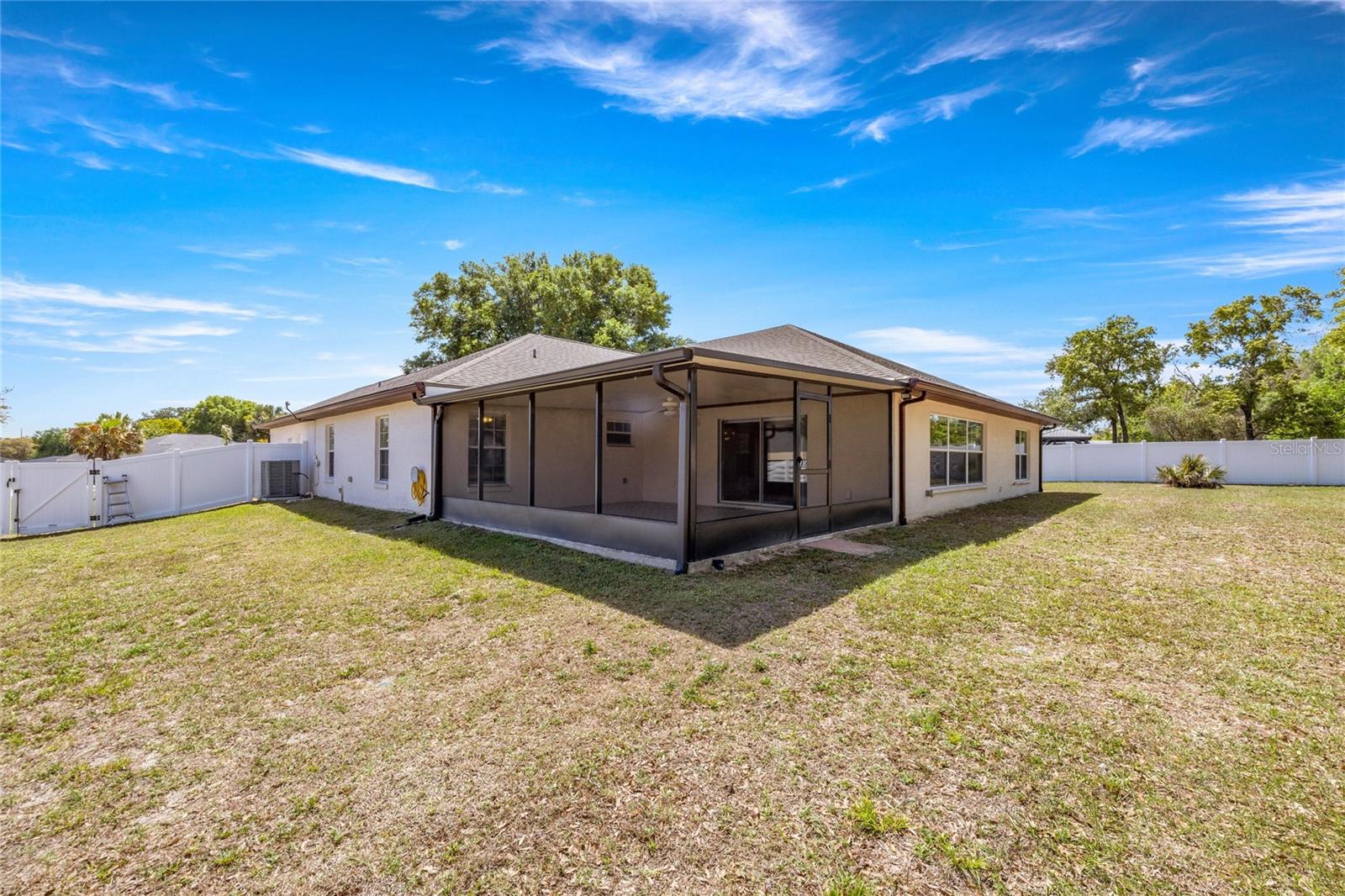 EMERALD POINT - Residential