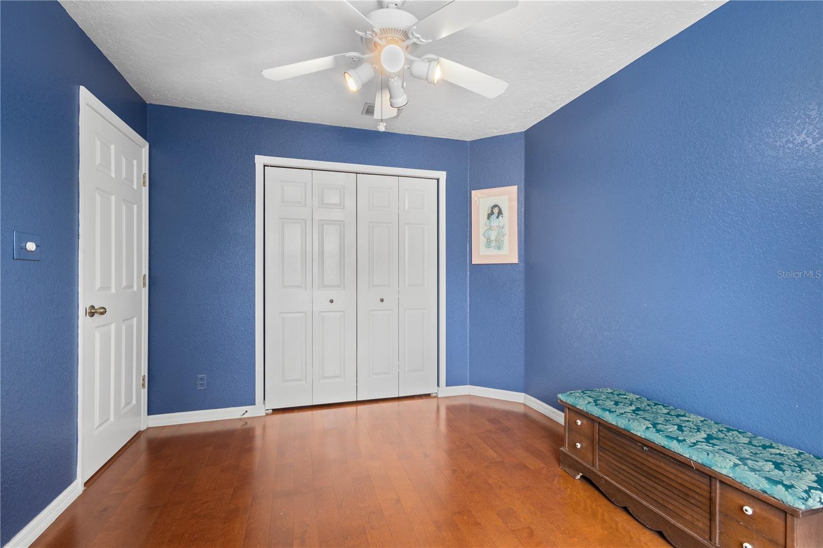 LAKE SARASOTA - Residential