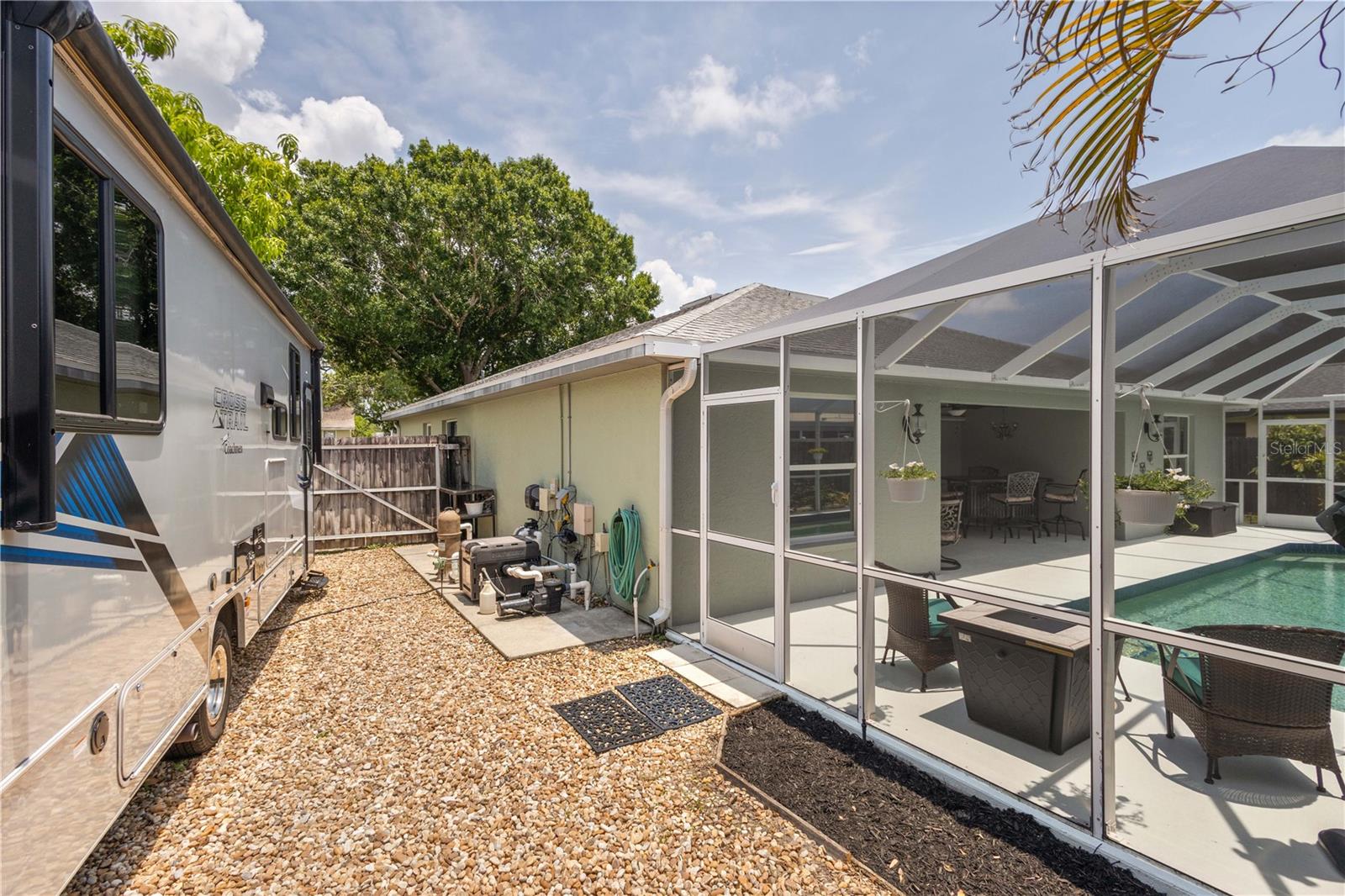 LAKE SARASOTA - Residential
